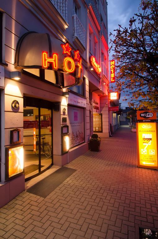 Hotel Atrium Nowy Tomyśl Exterior foto